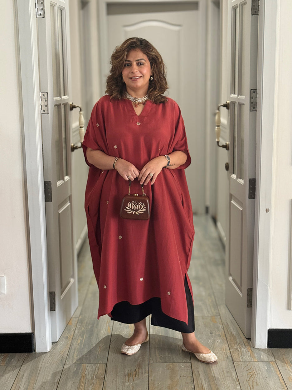 PARV - Ojas Pure Silk Embroidered Kurta set (Loose Fit / One Size)