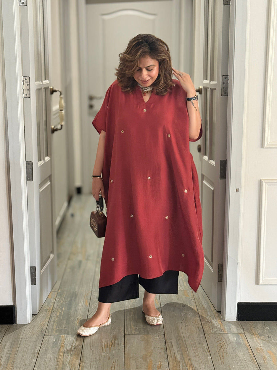 PARV - Ojas Pure Silk Embroidered Kurta set (Loose Fit / One Size)