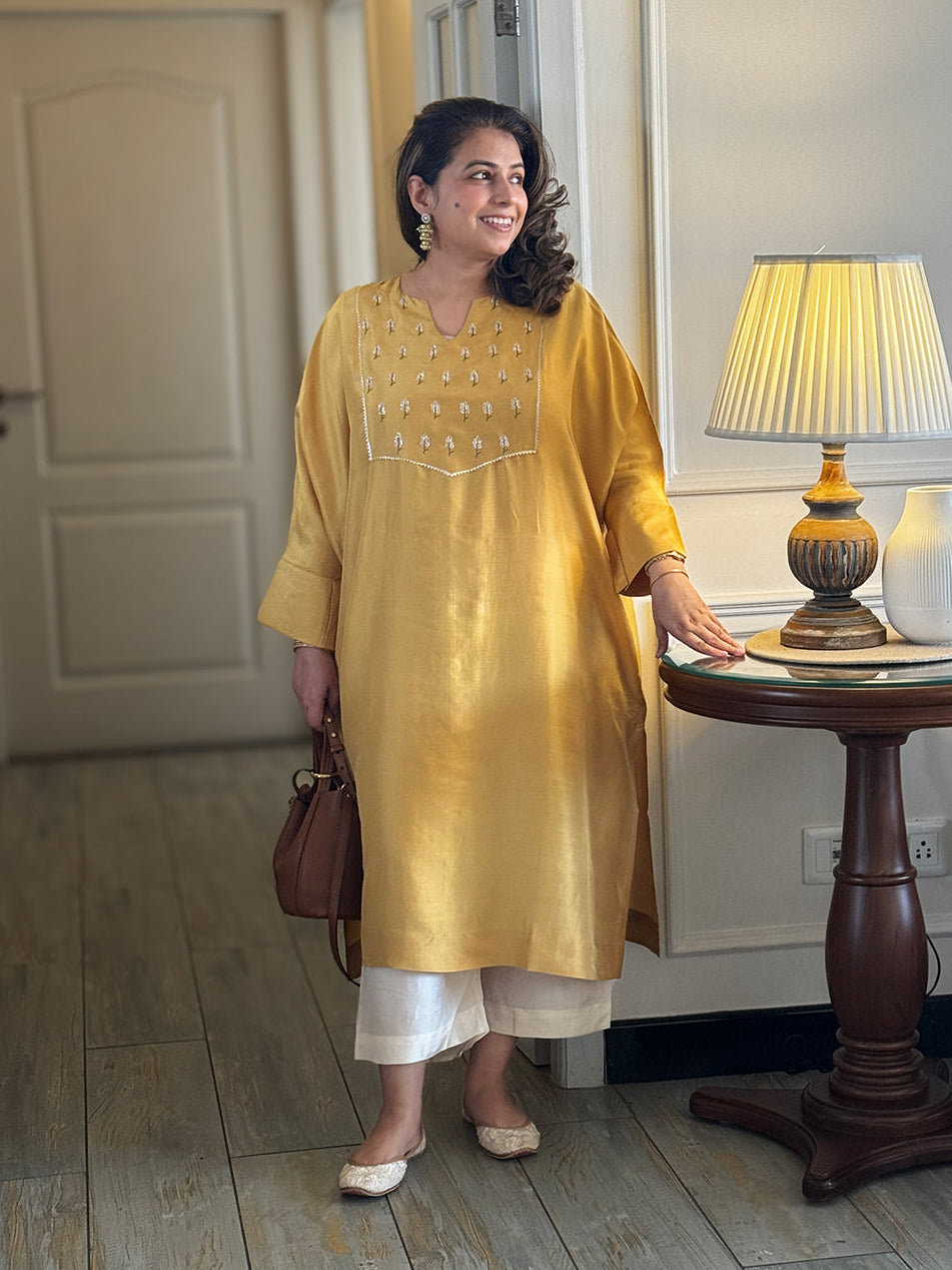 PARV - Sona Silk Embroidered Kurta set (Loose Fit / One Size)