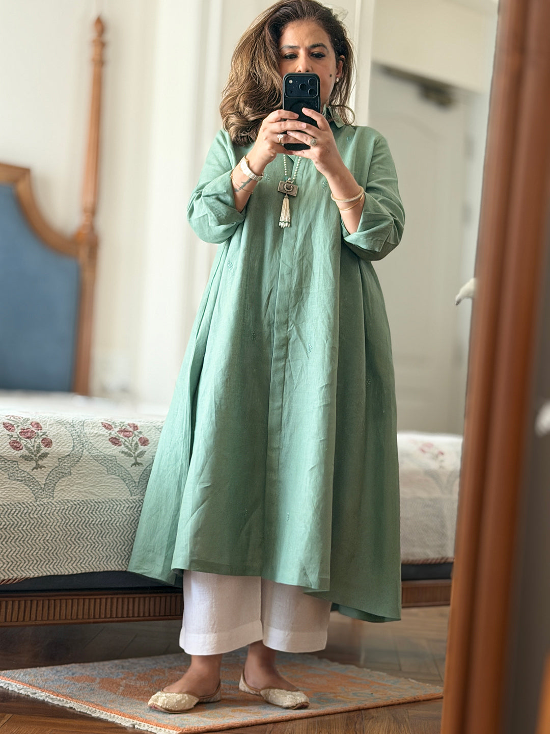 Navya - Sage Green Pure Linen Kurta Set