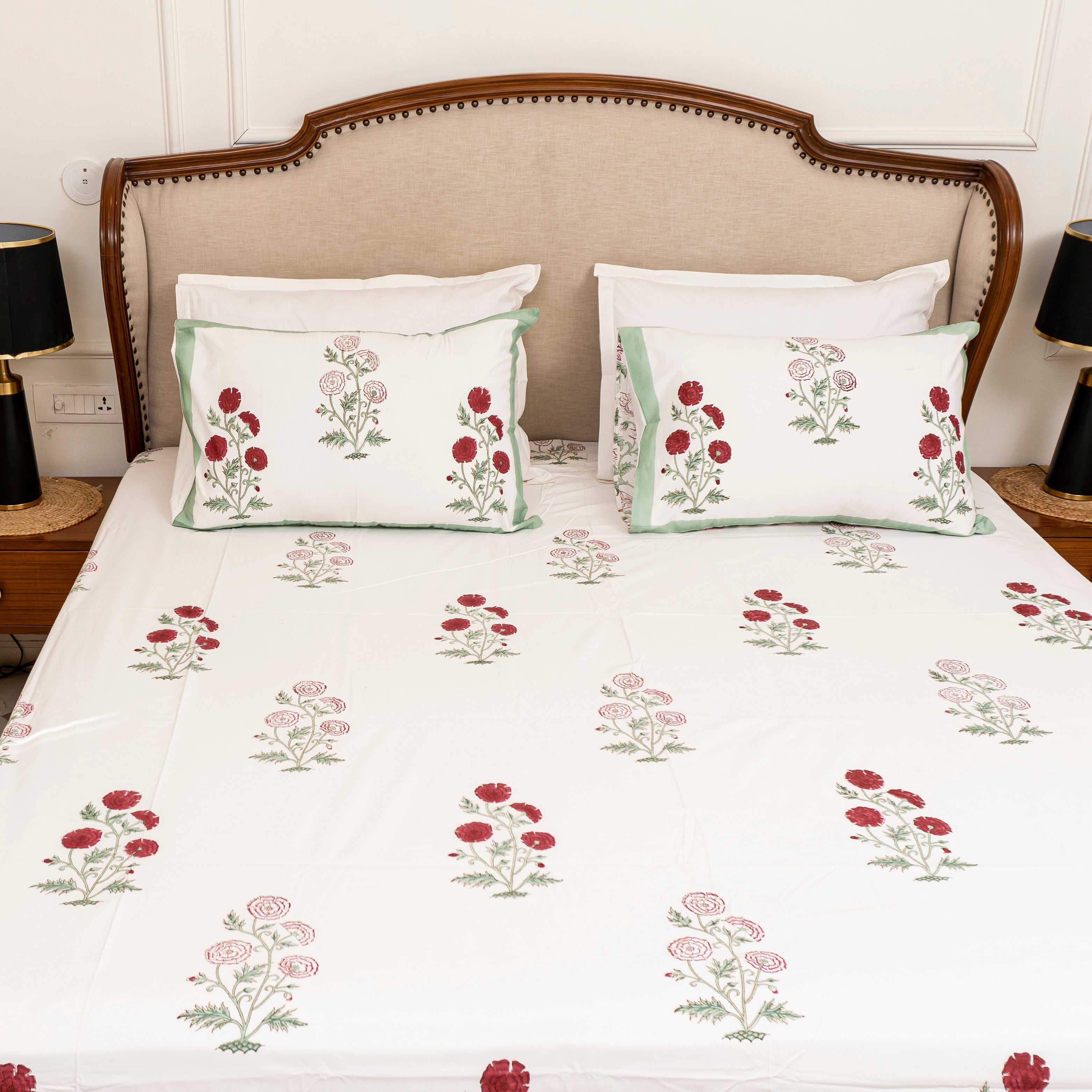 Rosa Berry Bedsheet with two Pillow Covers