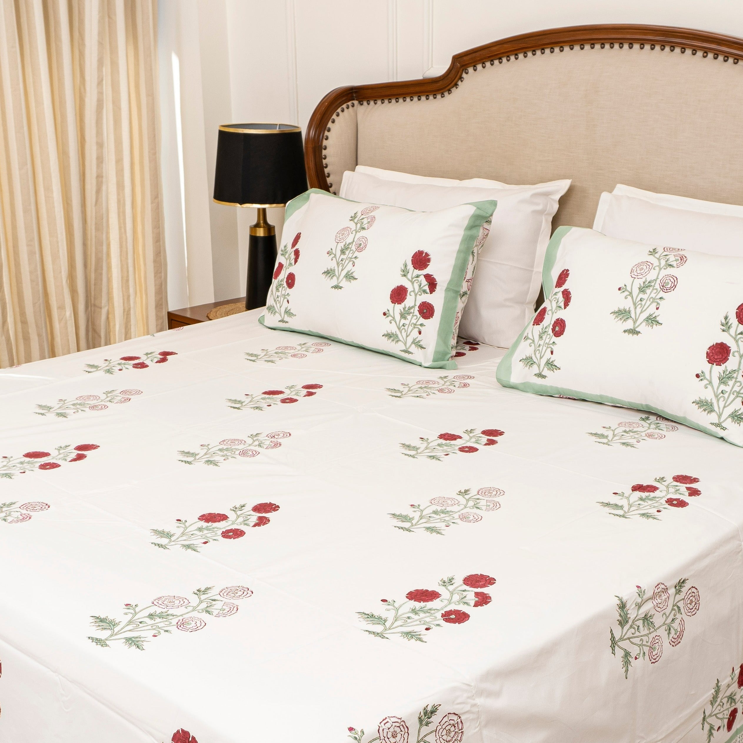 Rosa Berry Bedsheet with two Pillow Covers