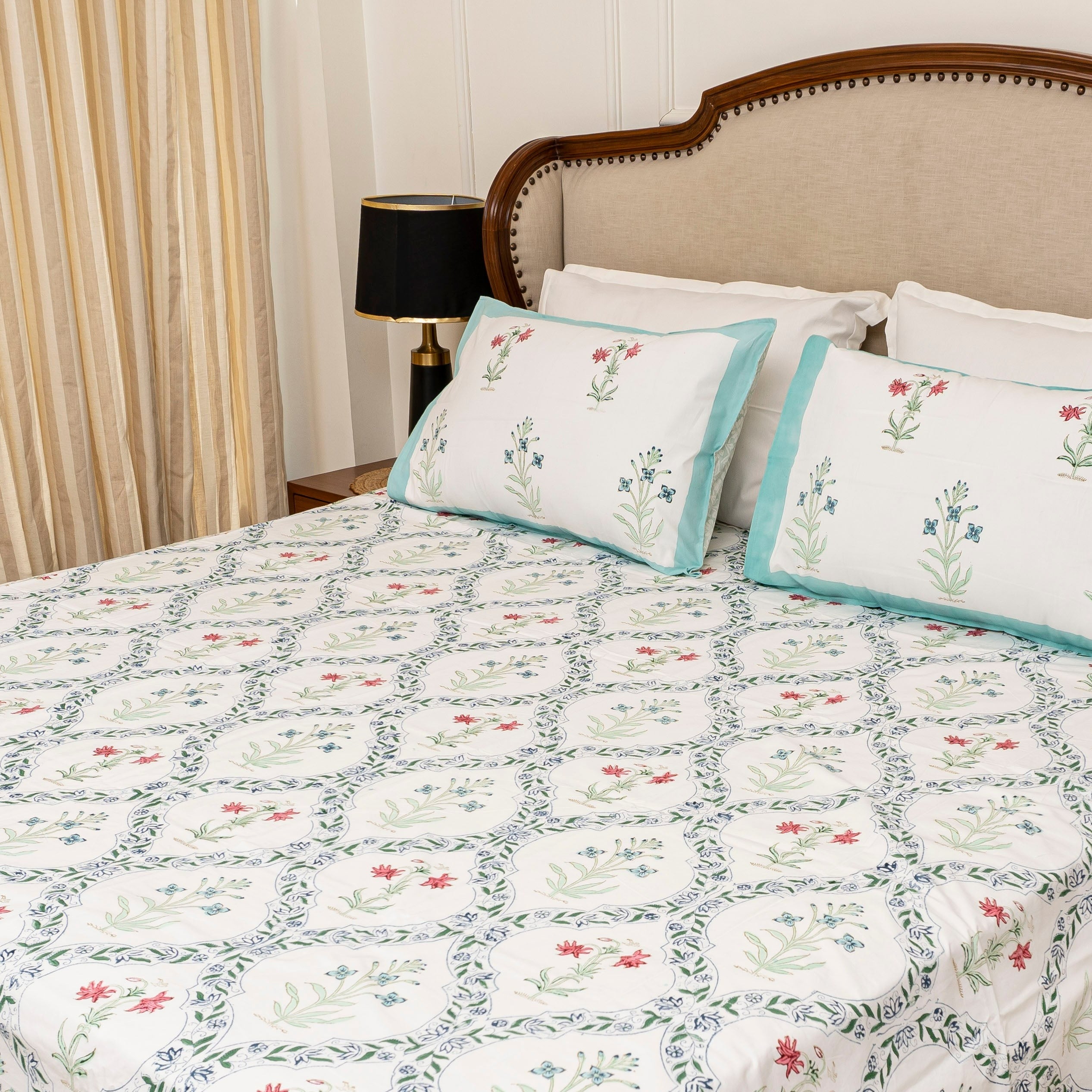 Turkish Jaal Bedsheet with two Pillow Covers