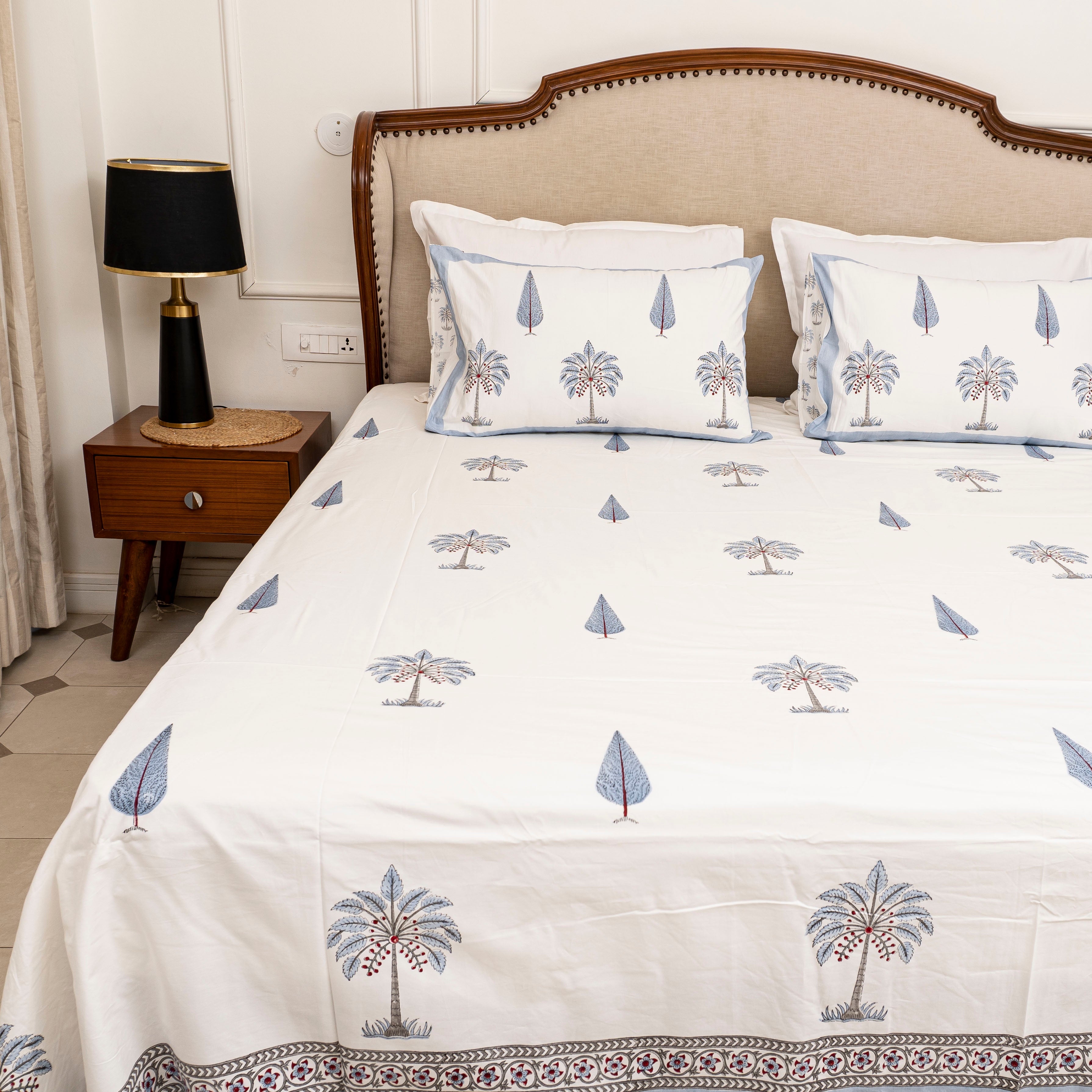 Coco Palm Bedsheet with two Pillow Covers