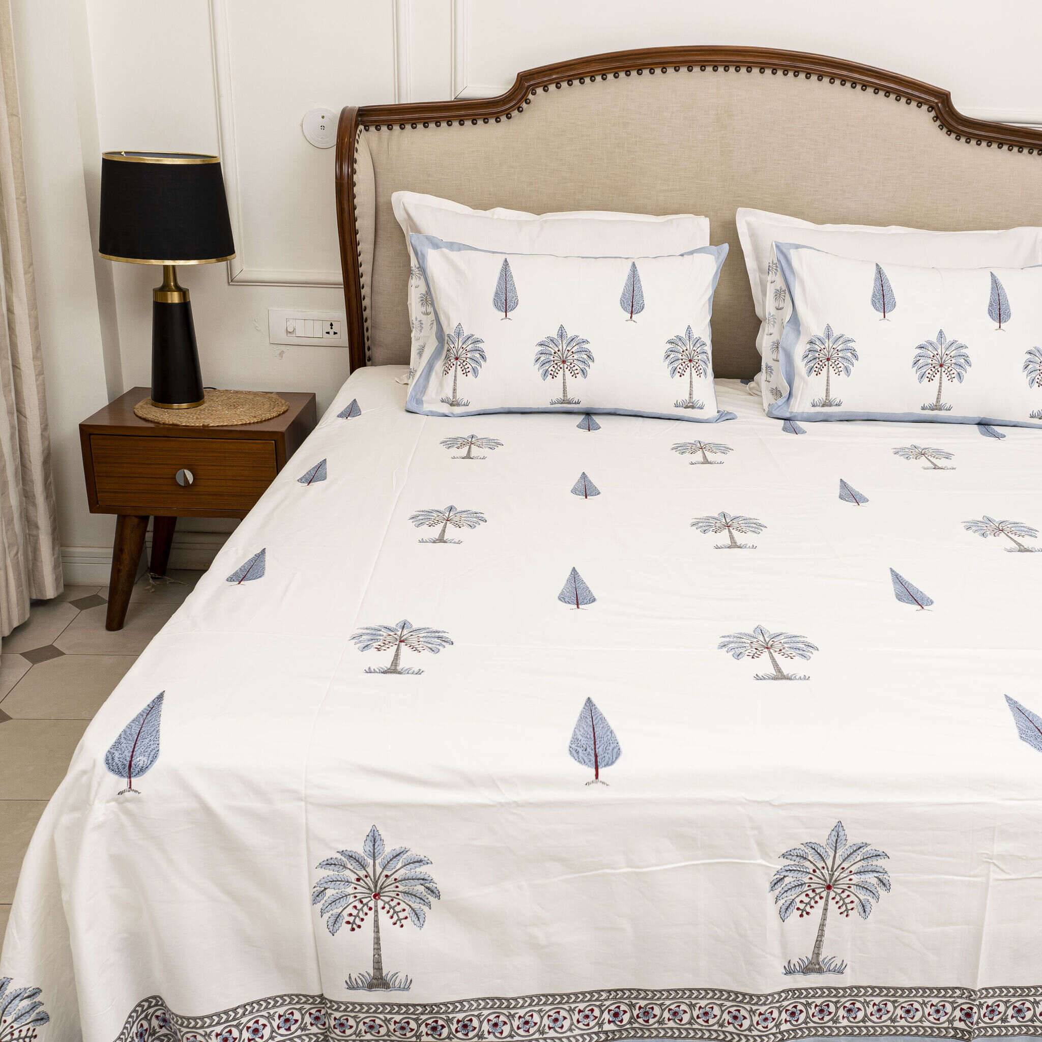 Coco Palm Bedsheet with two Pillow Covers