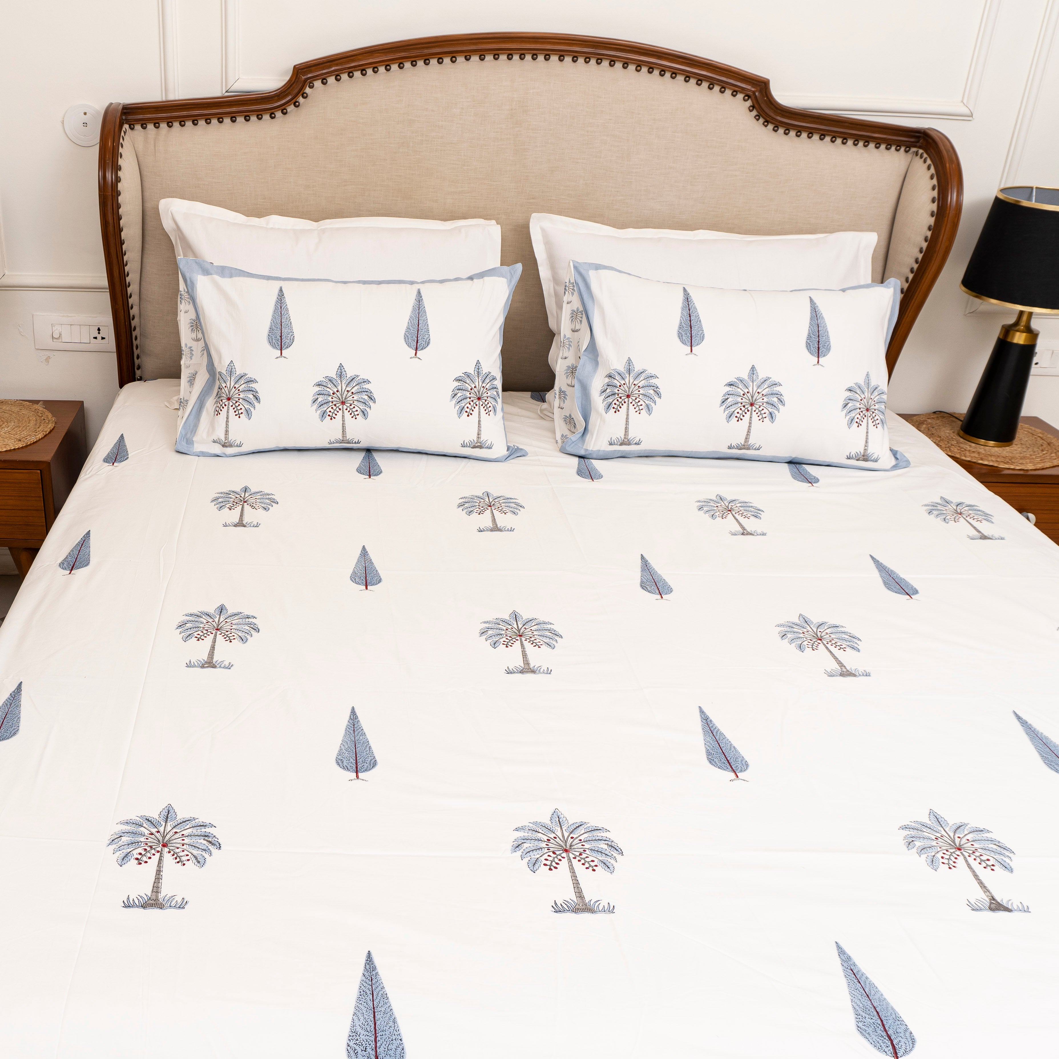 Coco Palm Bedsheet with two Pillow Covers