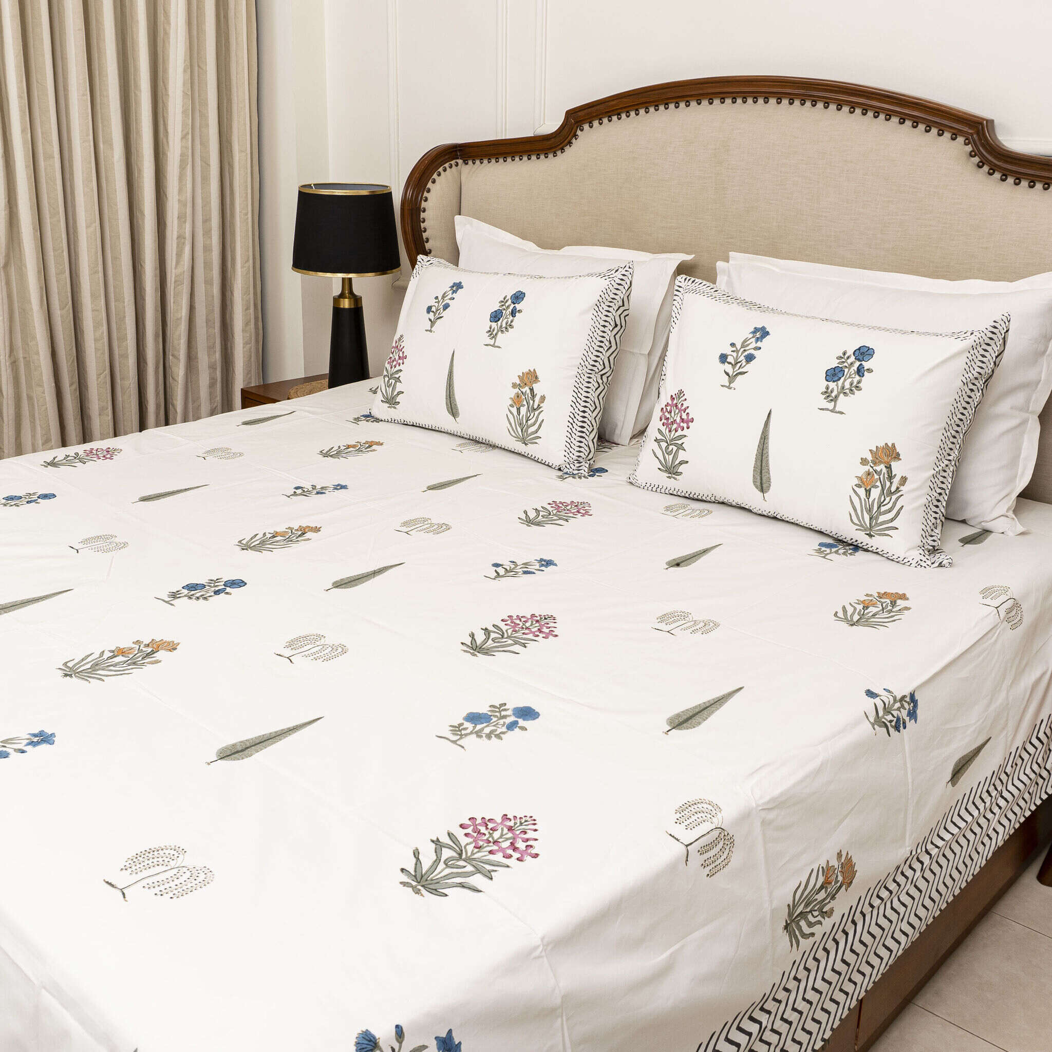 Orchid Tales Bedsheet with two Pillow Covers