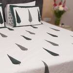 Le Cyprès Green Bedsheet with two Pillow Covers