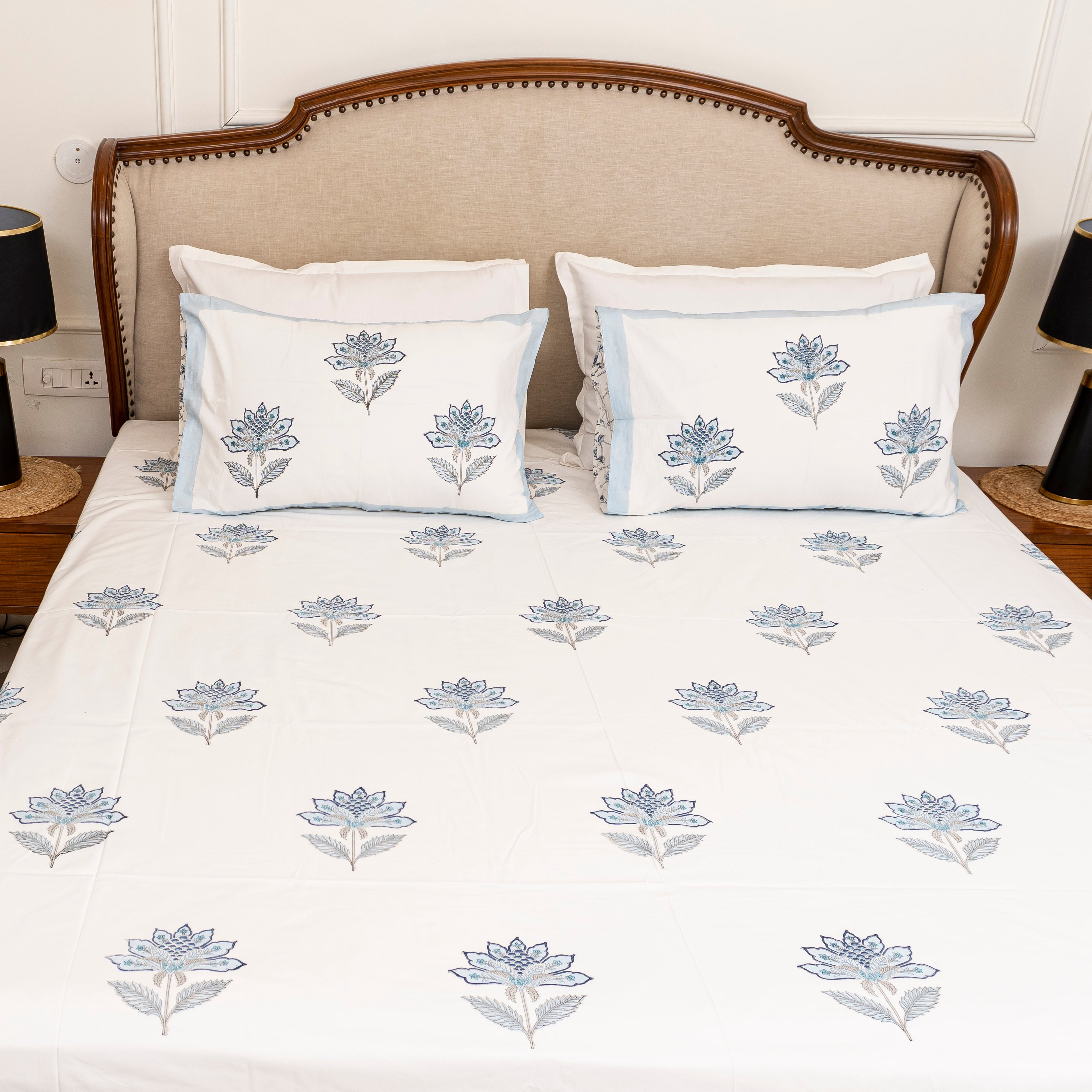 Holy Leaves Bedsheet with two Pillow Covers