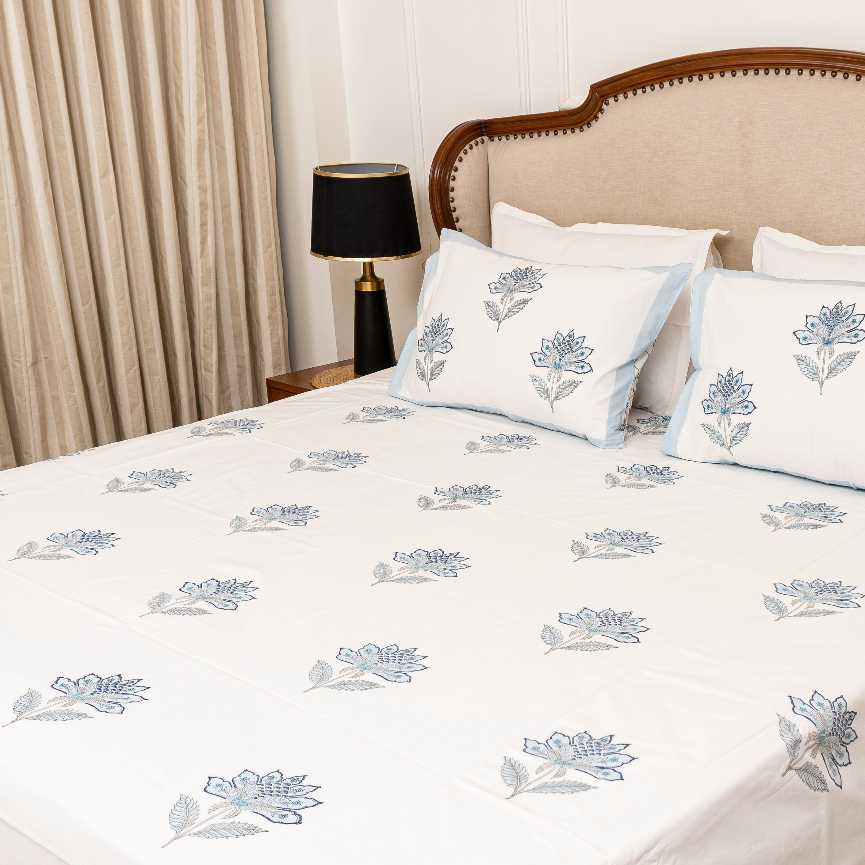 Holy Leaves Bedsheet with two Pillow Covers