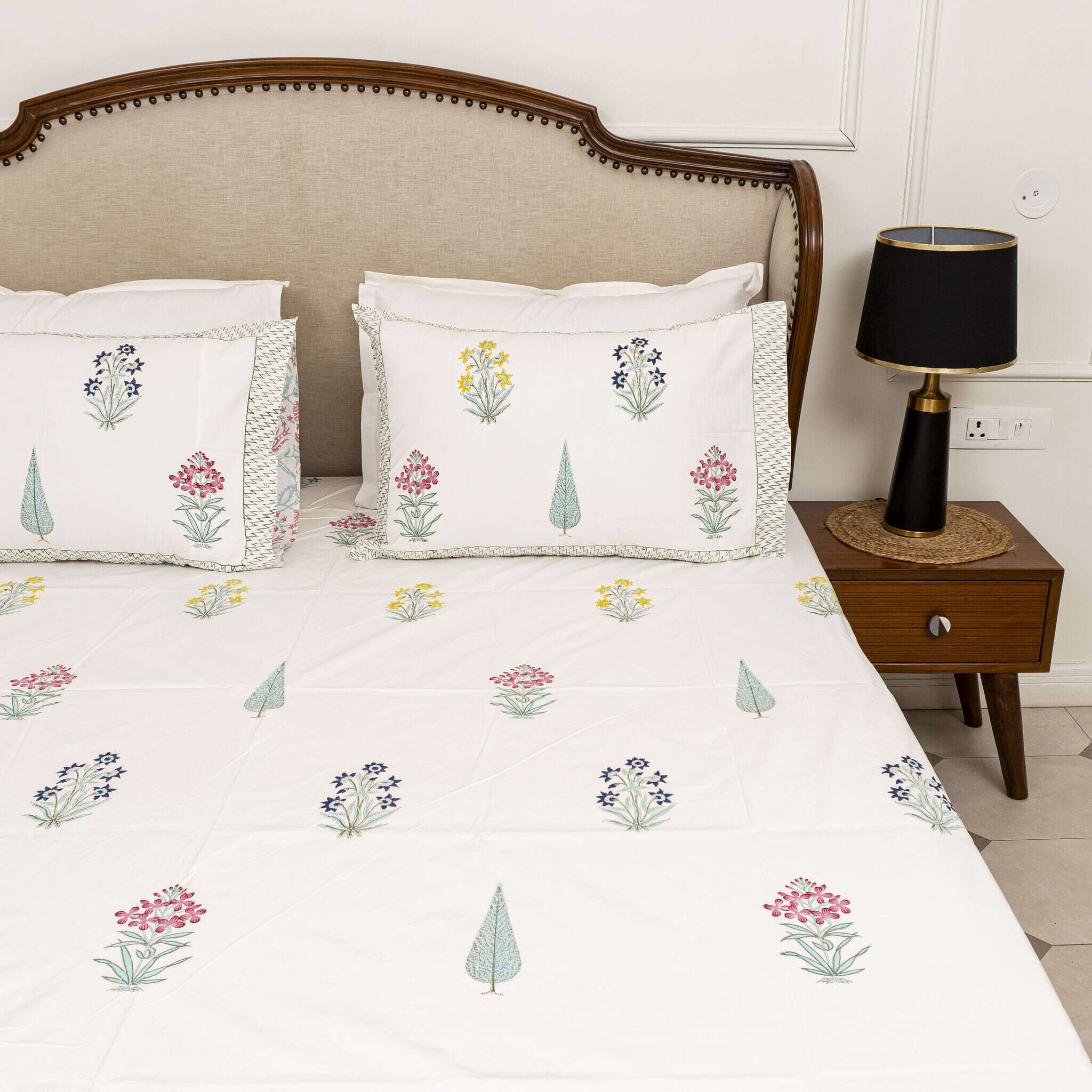 Mughal Garden Bedsheet with two Pillow Covers