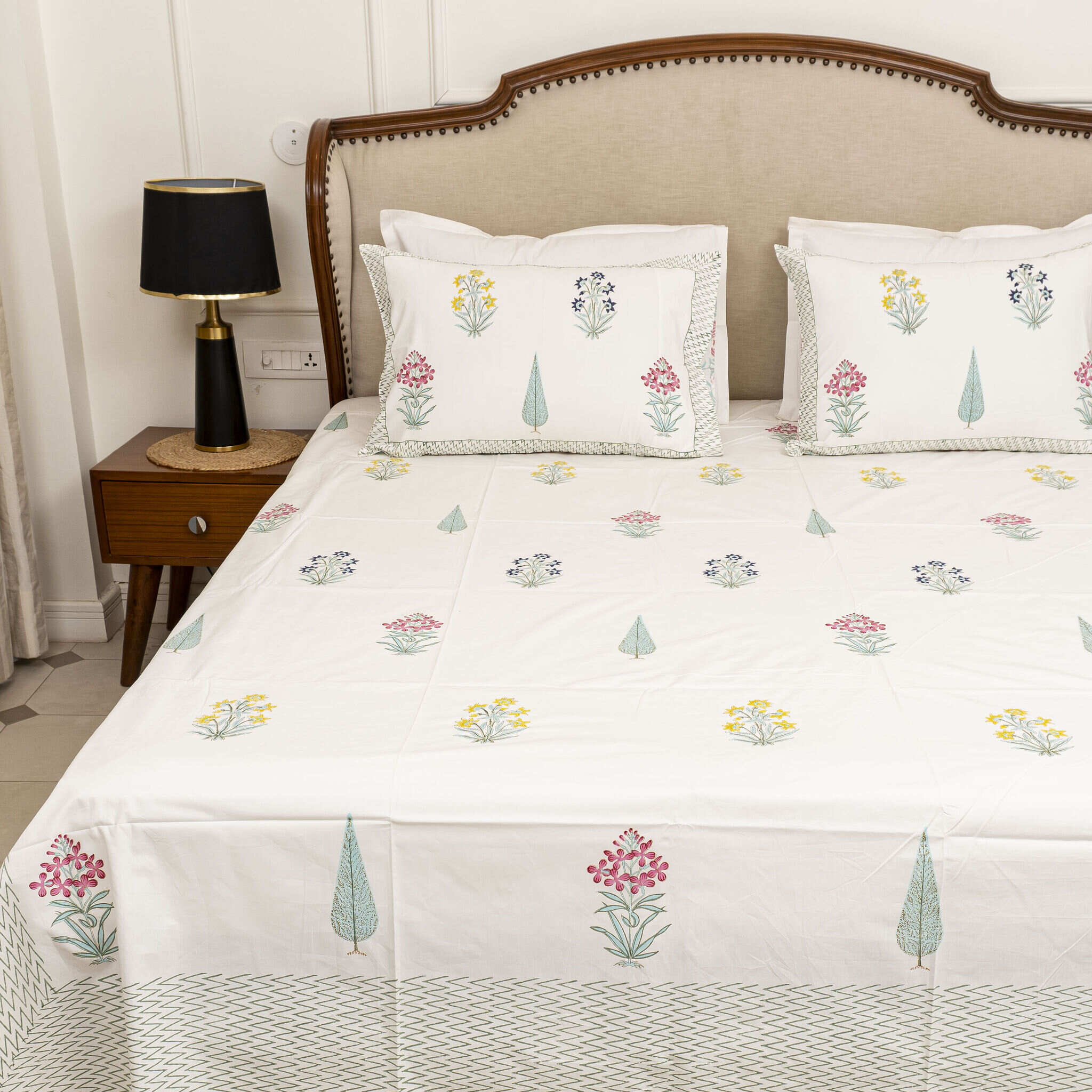 Mughal Garden Bedsheet with two Pillow Covers