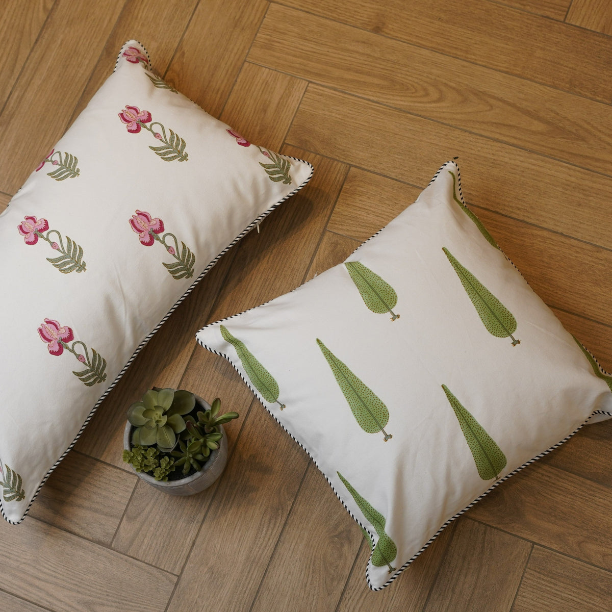 Fulwari Cypress Cotton Reversible Cushion Cover