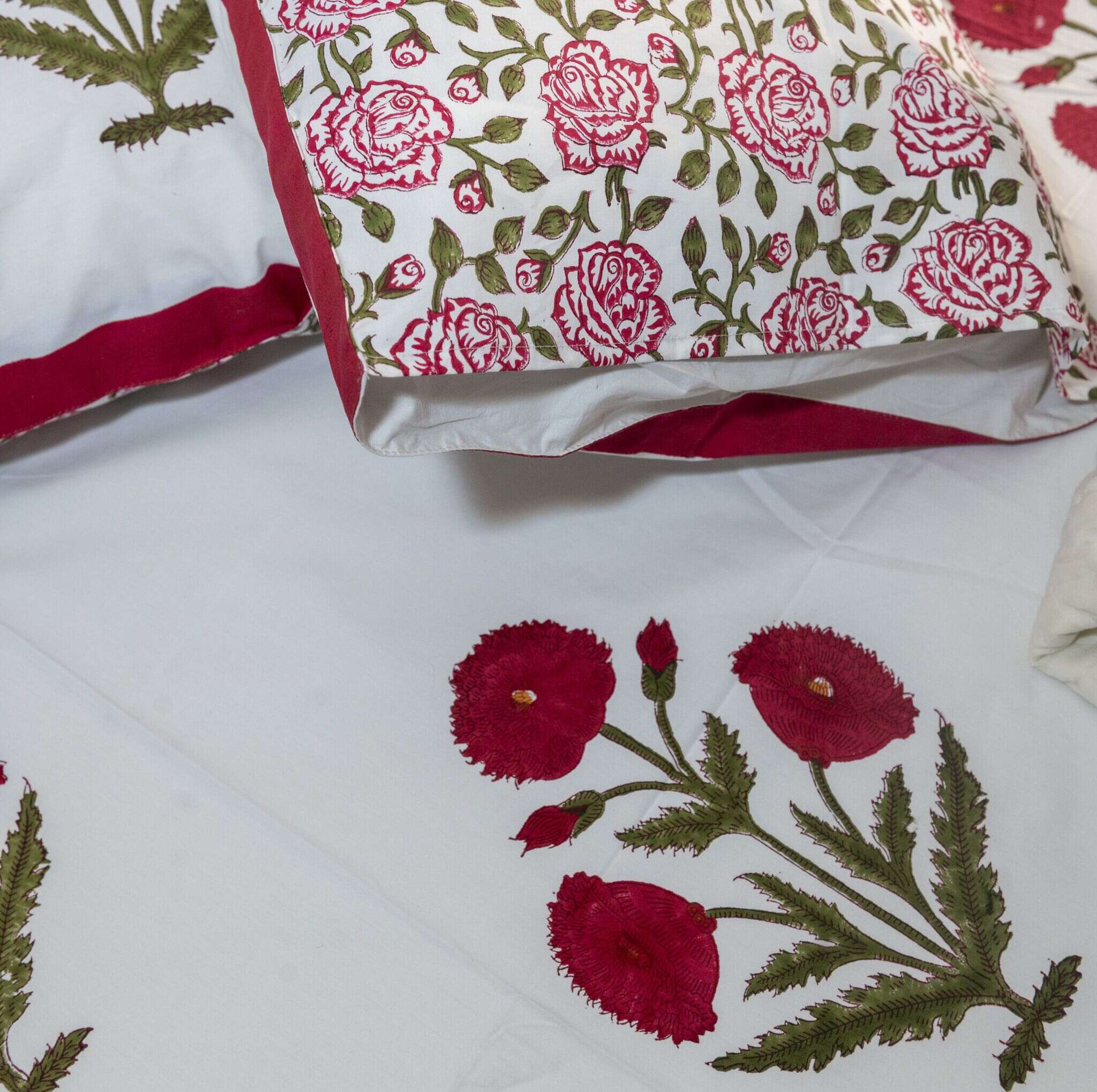 Blushing Poppies Bedsheet with two Pillow Covers