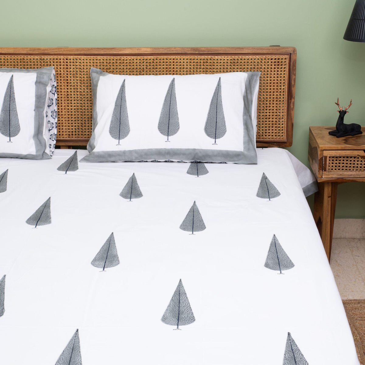 Le Cyprès Grey Bedsheet with two Pillow Covers