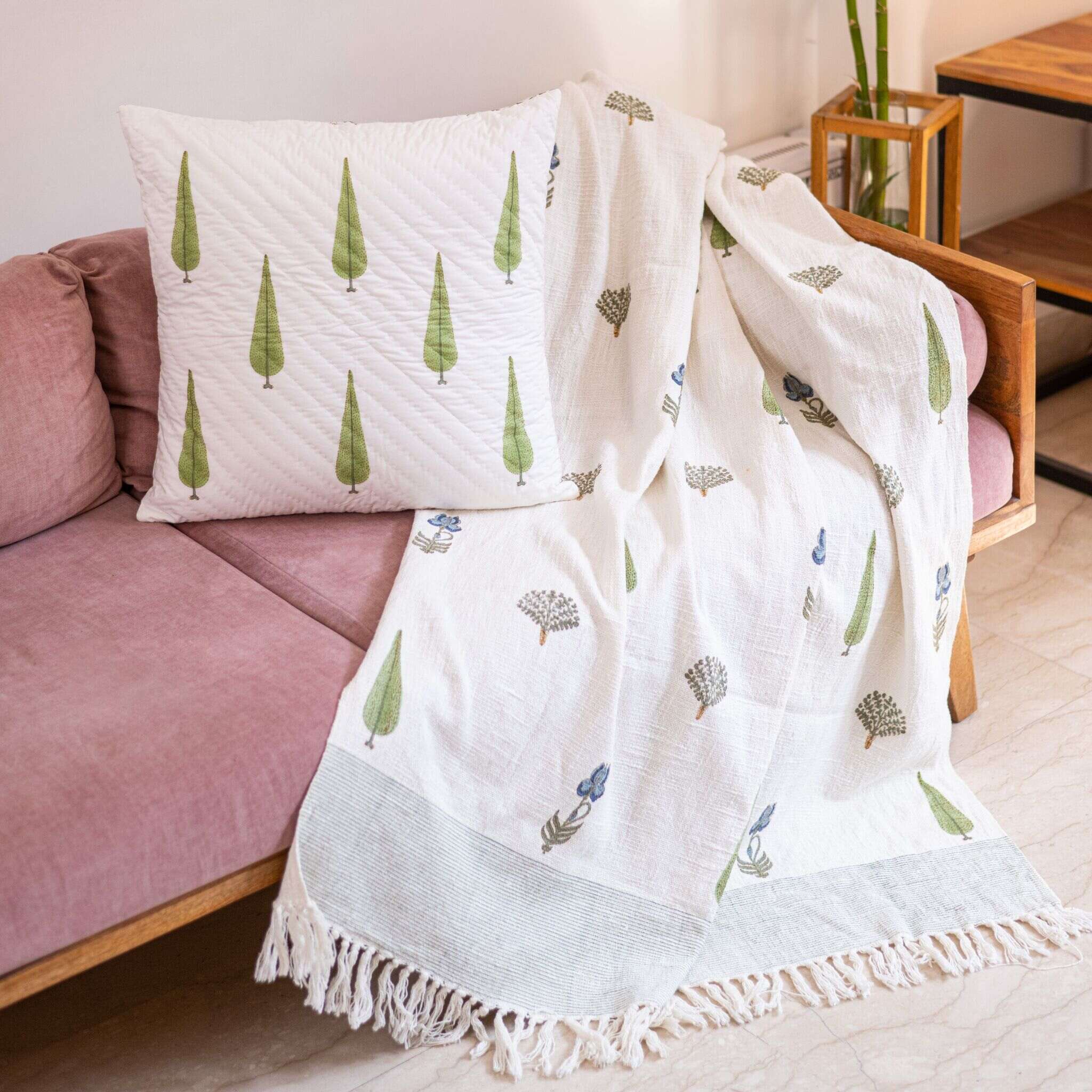 Fulwari Handwoven Sofa Throw