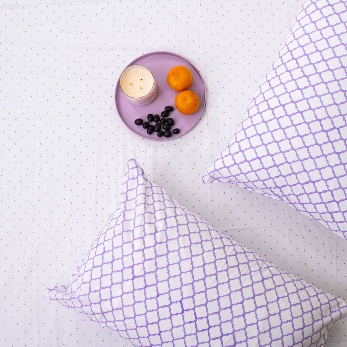 Pearl Polka Bedsheet with two Pillow Covers