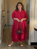 Muddnme Red color Silk Kurta Set