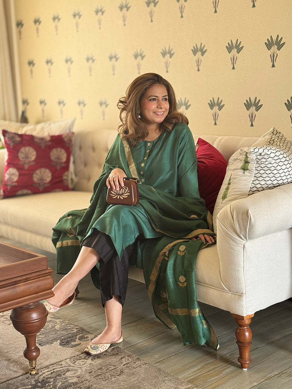 Mishri - Emerald Green Embroidered Kurta / Kurta Set