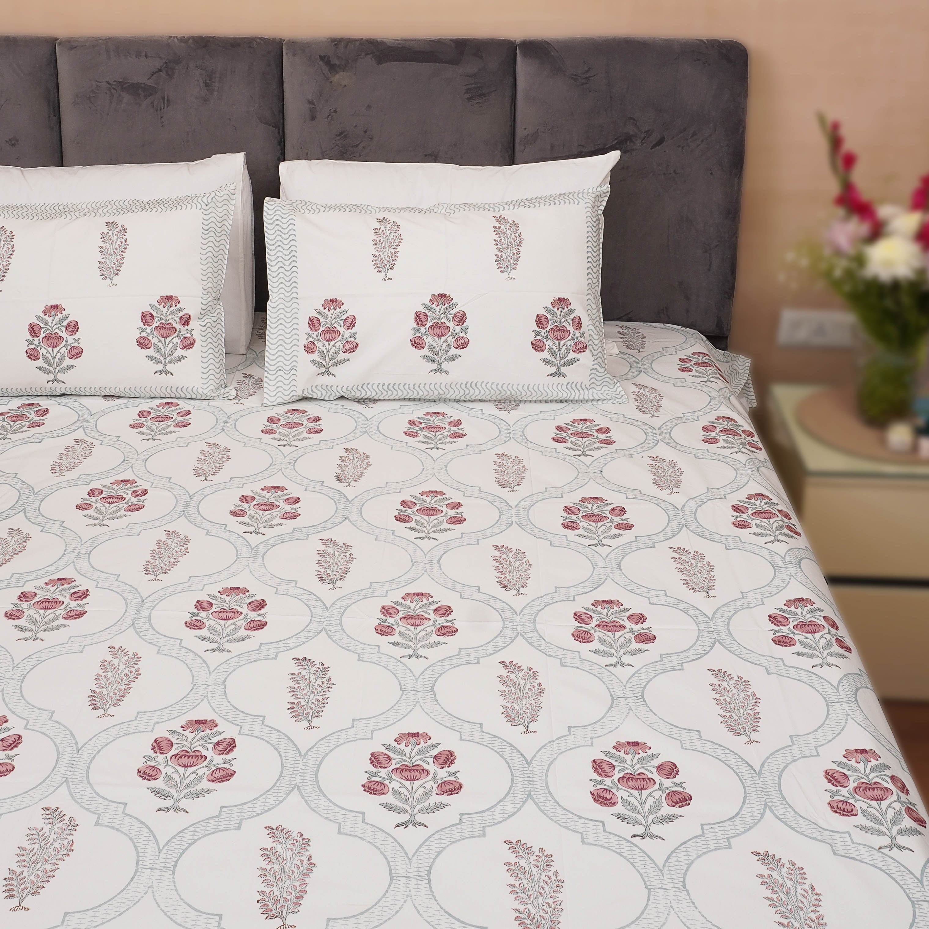 LaBelle - Red Bedsheet with two Pillow Covers