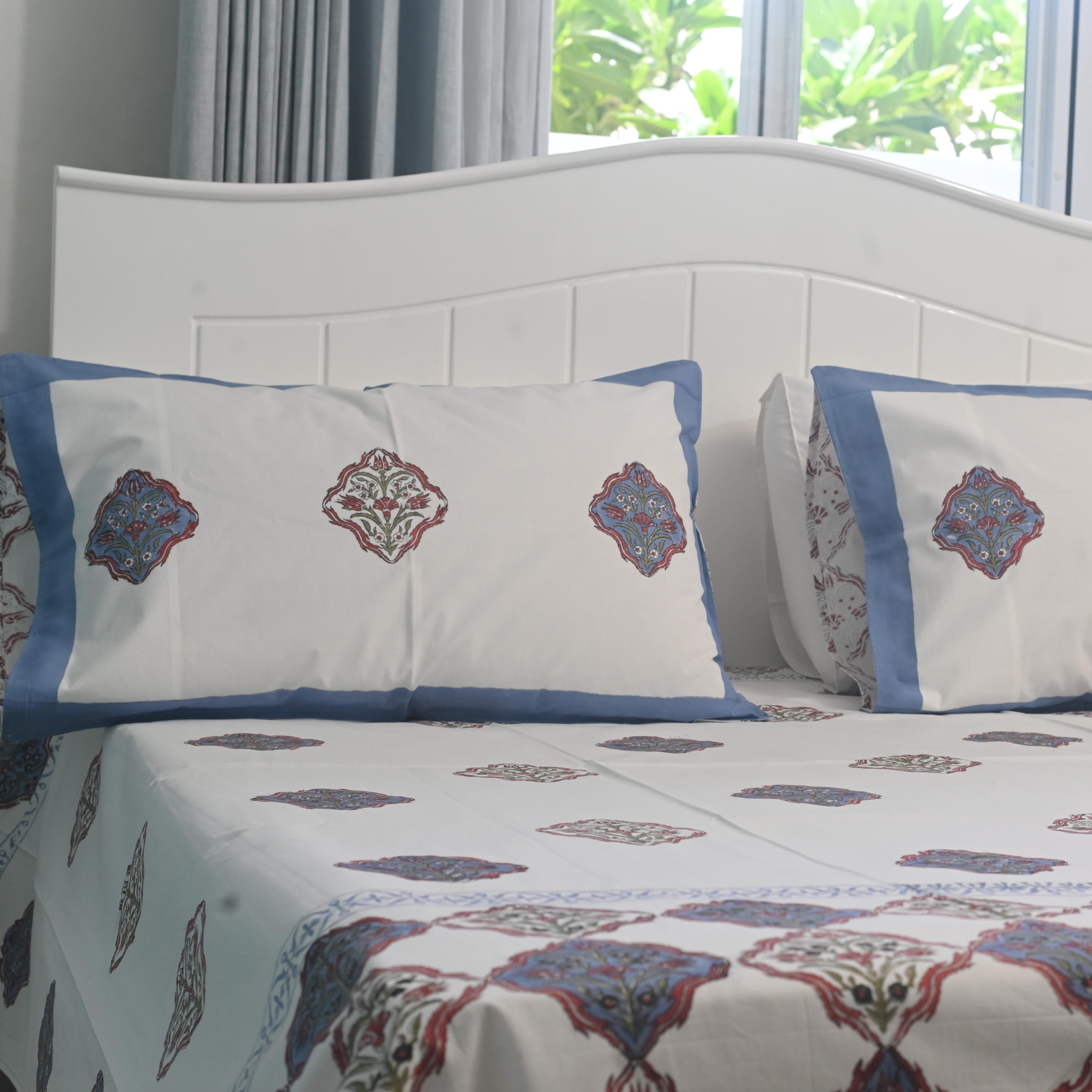 Blue Diamond Bedsheet with two Pillow Covers