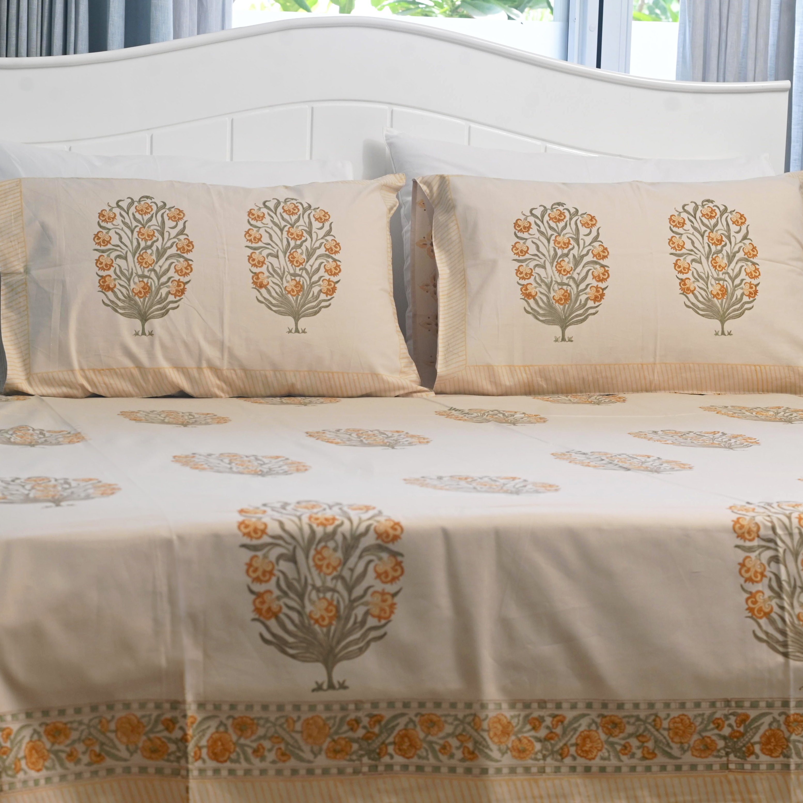 Tangerine Fruit Bedsheet with two Pillow Covers