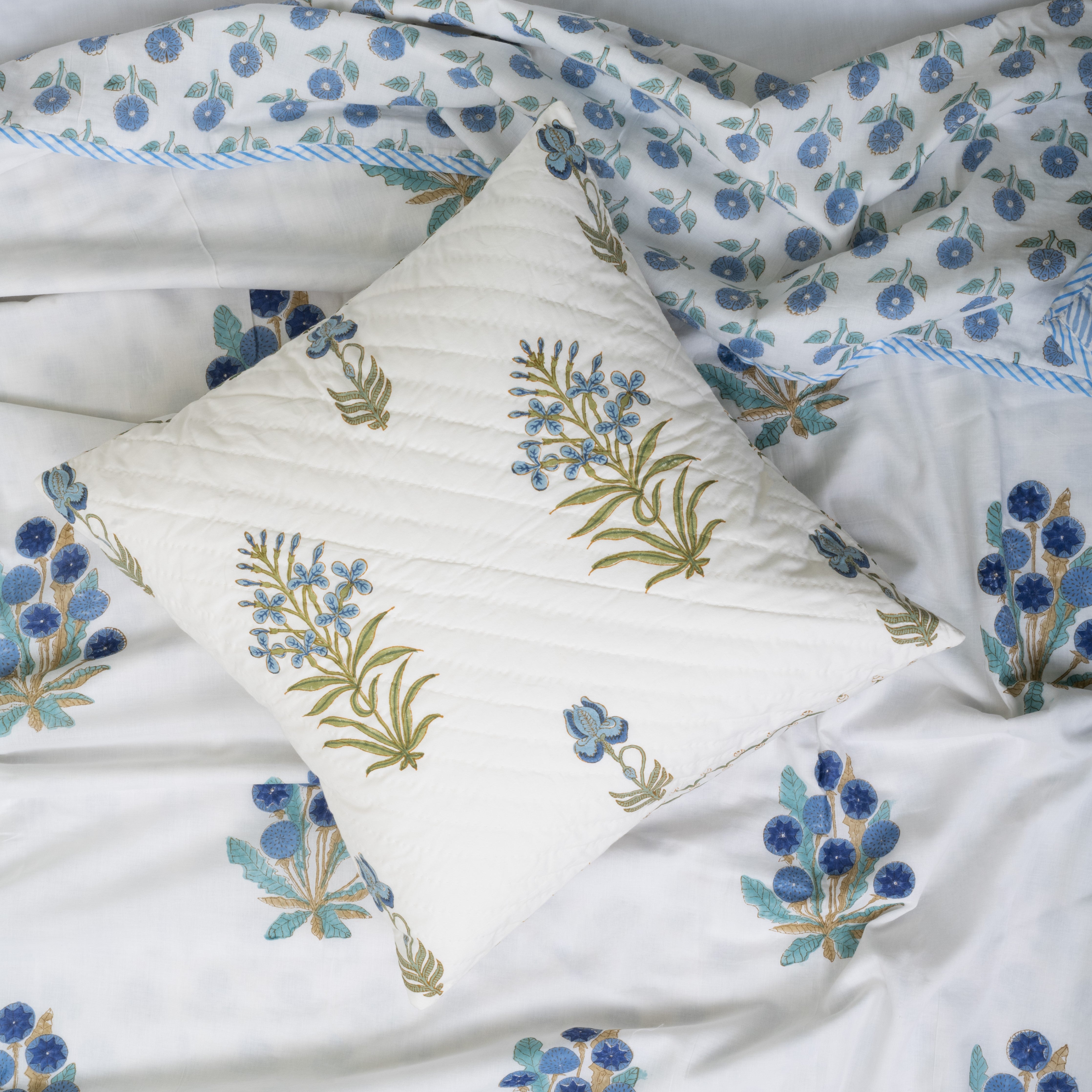 Blue Berries Reversible Dohar / AC Covering Sheet