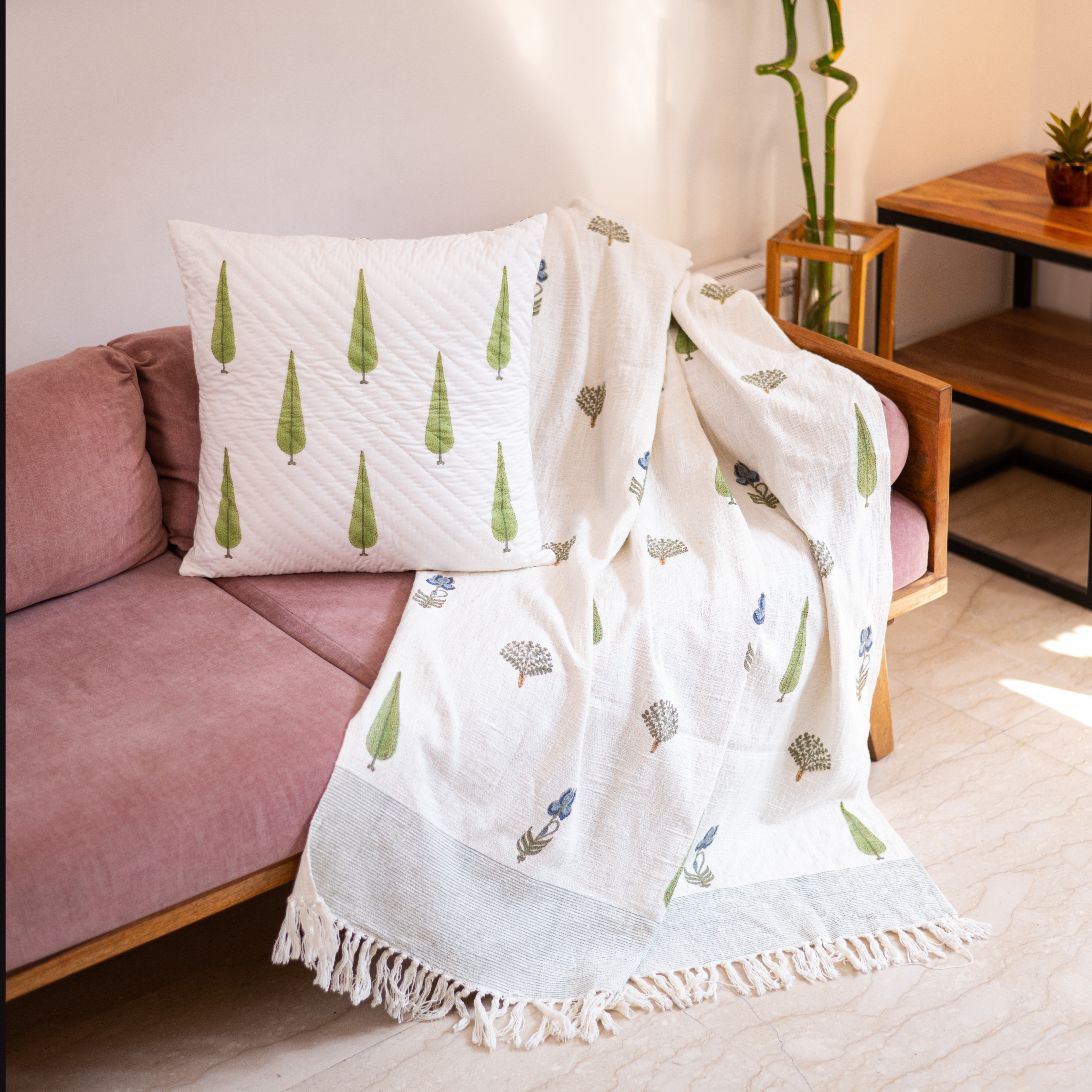 Fulwari Handwoven Sofa Throw